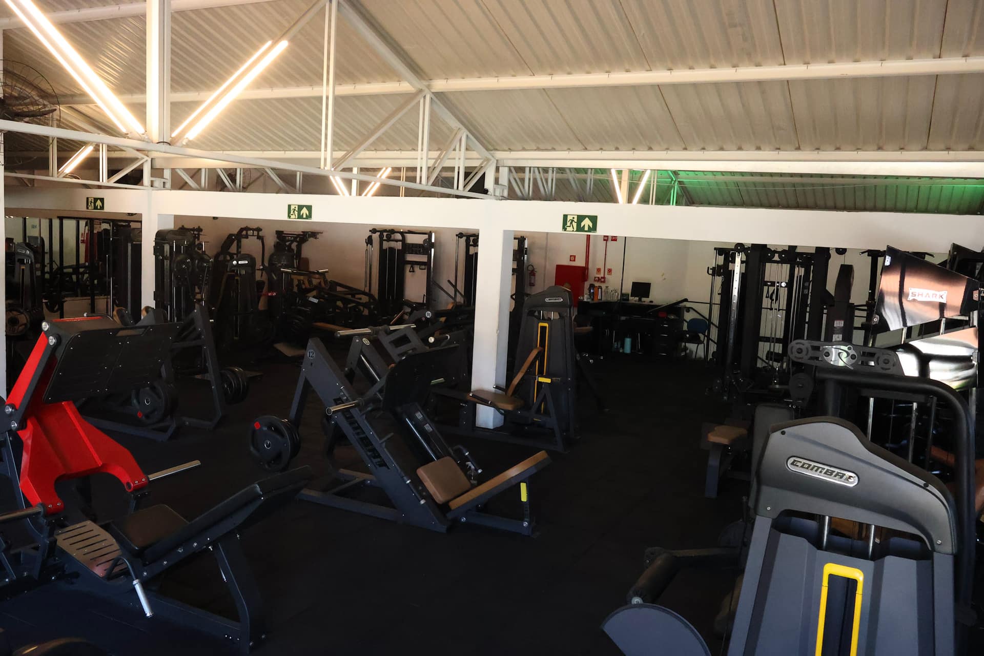 Sala de musculação Academia Azure – Boqueirão, Curitiba PR